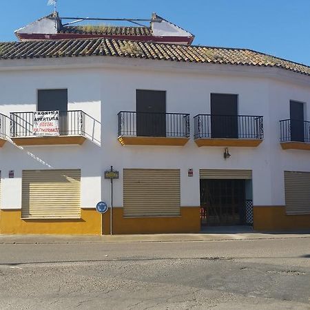 Hotel Laguna Mendoza Palma del Río Exterior foto