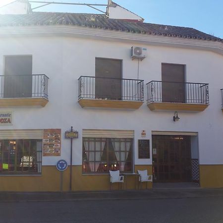 Hotel Laguna Mendoza Palma del Río Exterior foto